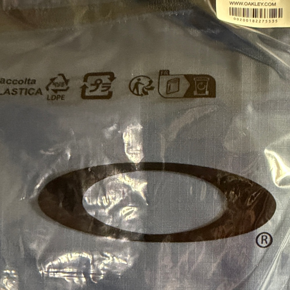 Oakley Navy Sport Backpack 22L new in package - Picture 2 of 4